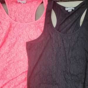 WearHouse one tanks set of 2